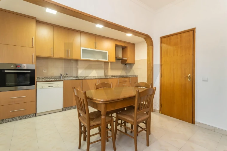 Apartamento T3 para Arrendamento em Amora