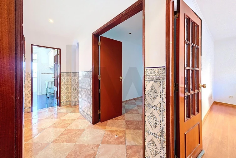 Apartamento T3 para Venda em Arroios Foto 2