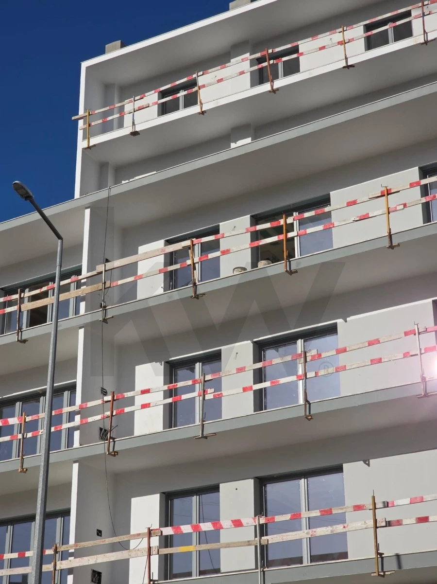 Apartamento T4 para Venda em Ramada e Caneças Foto 2