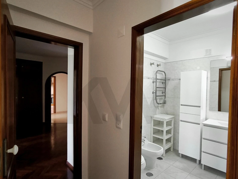 Apartamento T3 para Arrendamento em Oeiras e São Julião da Barra, Paço de Arcos e Caxias Foto 19