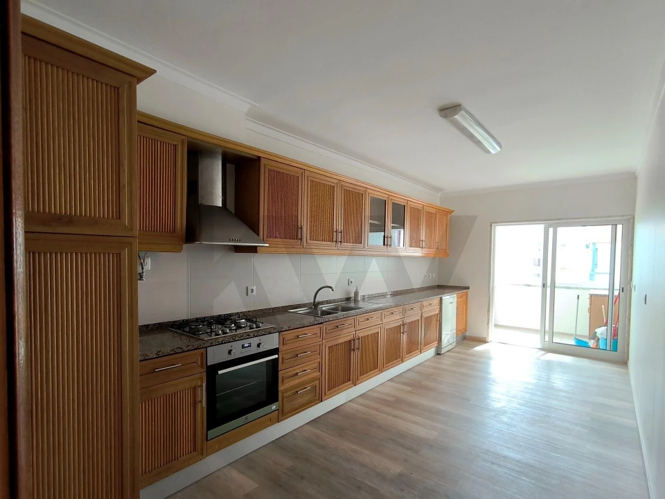 Apartamento T3 para Arrendamento em Oeiras e São Julião da Barra, Paço de Arcos e Caxias Foto 10