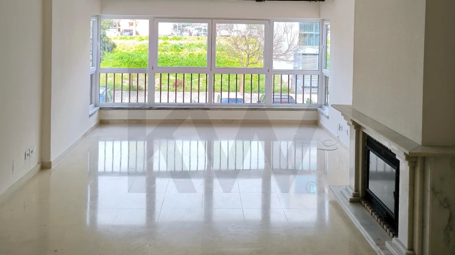 Apartamento T3 para Arrendamento em Oeiras e São Julião da Barra, Paço de Arcos e Caxias Foto 1