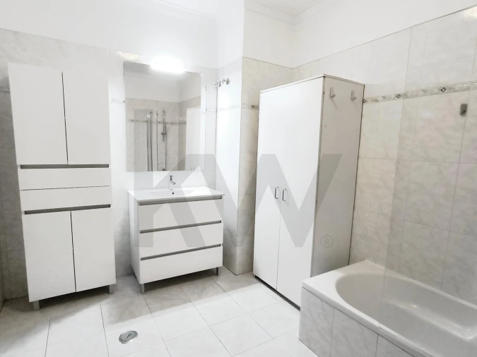 Apartamento T3 para Arrendamento em Oeiras e São Julião da Barra, Paço de Arcos e Caxias Foto 16