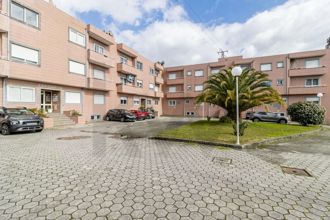 Apartamento T3 para Venda em Fiães Foto 2