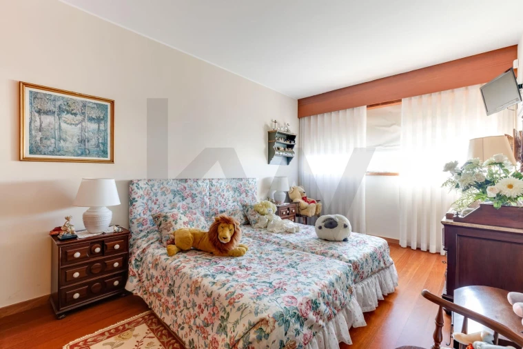 Moradia T5 para Venda em Castêlo da Maia Foto 43