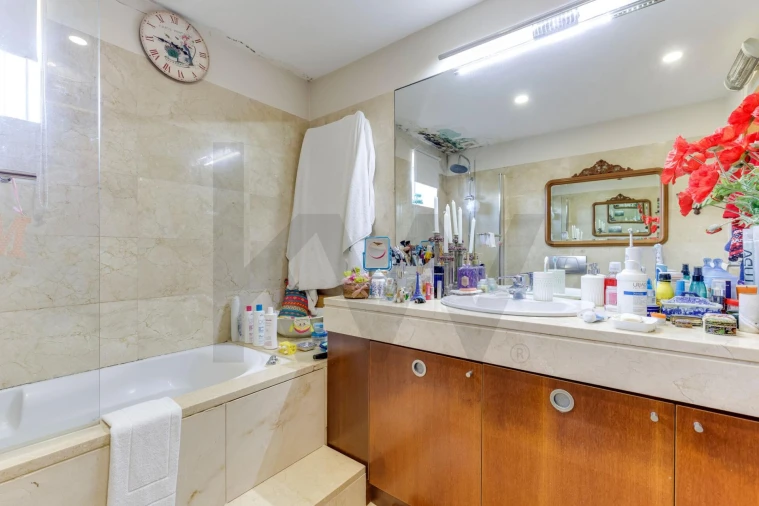 Moradia T5 para Venda em Castêlo da Maia Foto 37