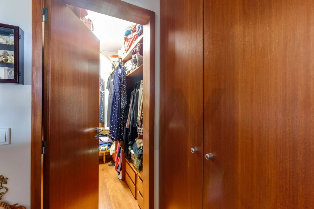 Moradia T5 para Venda em Castêlo da Maia Foto 36