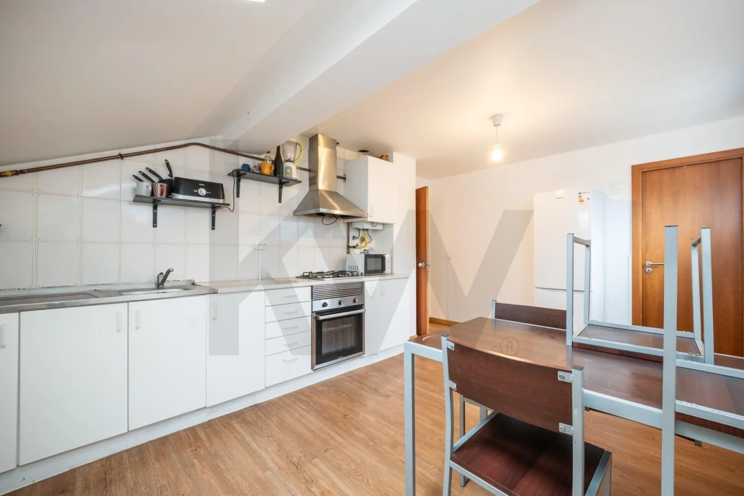 Apartamento T5 para Venda em Santo Antonio dos Olivais Foto 15