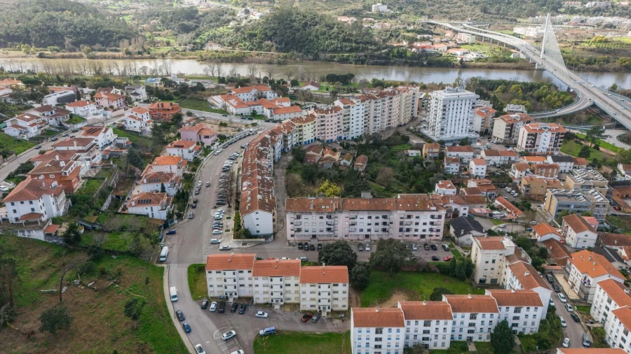 Apartamento T5 para Venda em Santo Antonio dos Olivais Foto 29