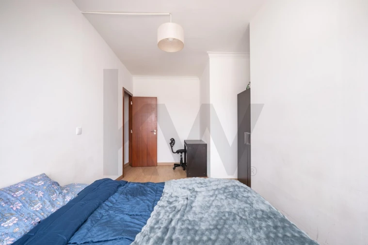 Apartamento T5 para Venda em Santo Antonio dos Olivais Foto 5