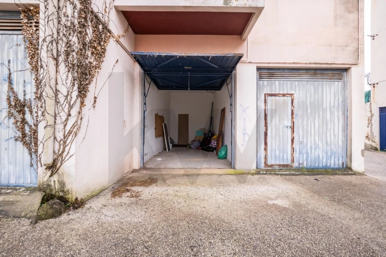 Apartamento T5 para Venda em Santo Antonio dos Olivais Foto 22