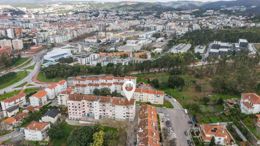Apartamento T5 para Venda em Santo Antonio dos Olivais Foto 33