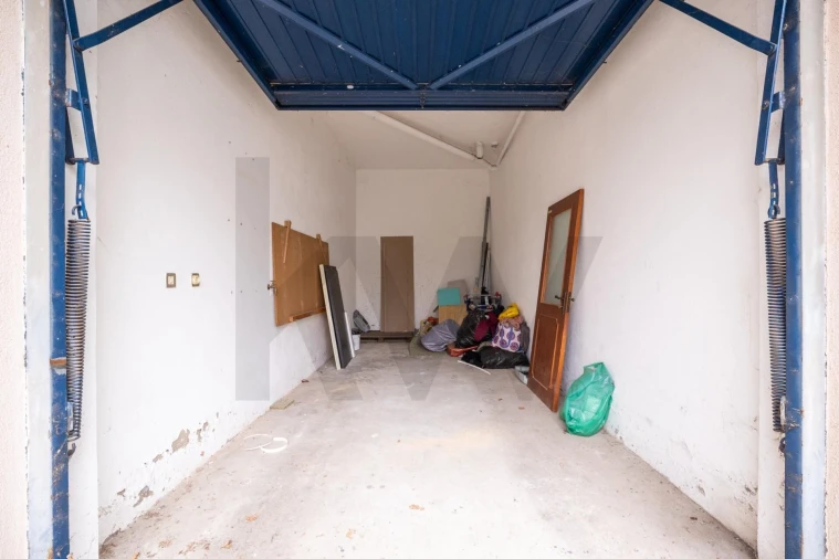 Apartamento T5 para Venda em Santo Antonio dos Olivais Foto 21