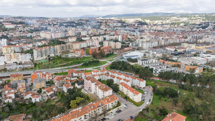 Apartamento T5 para Venda em Santo Antonio dos Olivais Foto 34