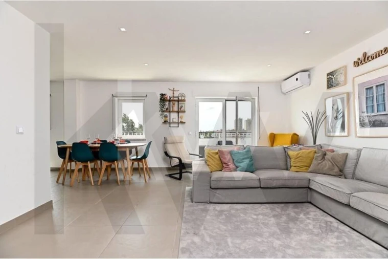 Apartamento T3 para Arrendamento em Carcavelos e Parede Foto 2