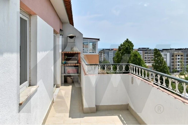 Apartamento T3 para Arrendamento em Carcavelos e Parede Foto 9