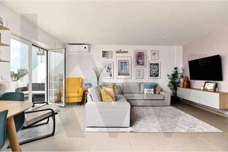 Apartamento T3 para Arrendamento em Carcavelos e Parede Foto 1