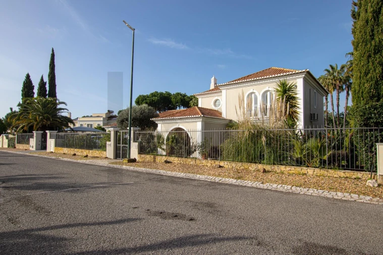 Moradia T3 para Venda em Quarteira Foto 6