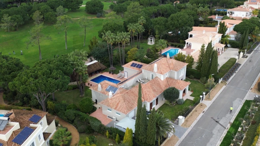 Moradia T3 para Venda em Quarteira Foto 4