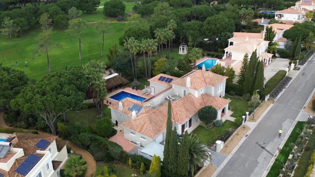 Moradia T3 para Venda em Quarteira Foto 4