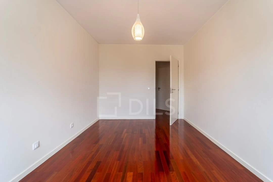 Apartamento T2 para Arrendamento em Ramalde Foto 14