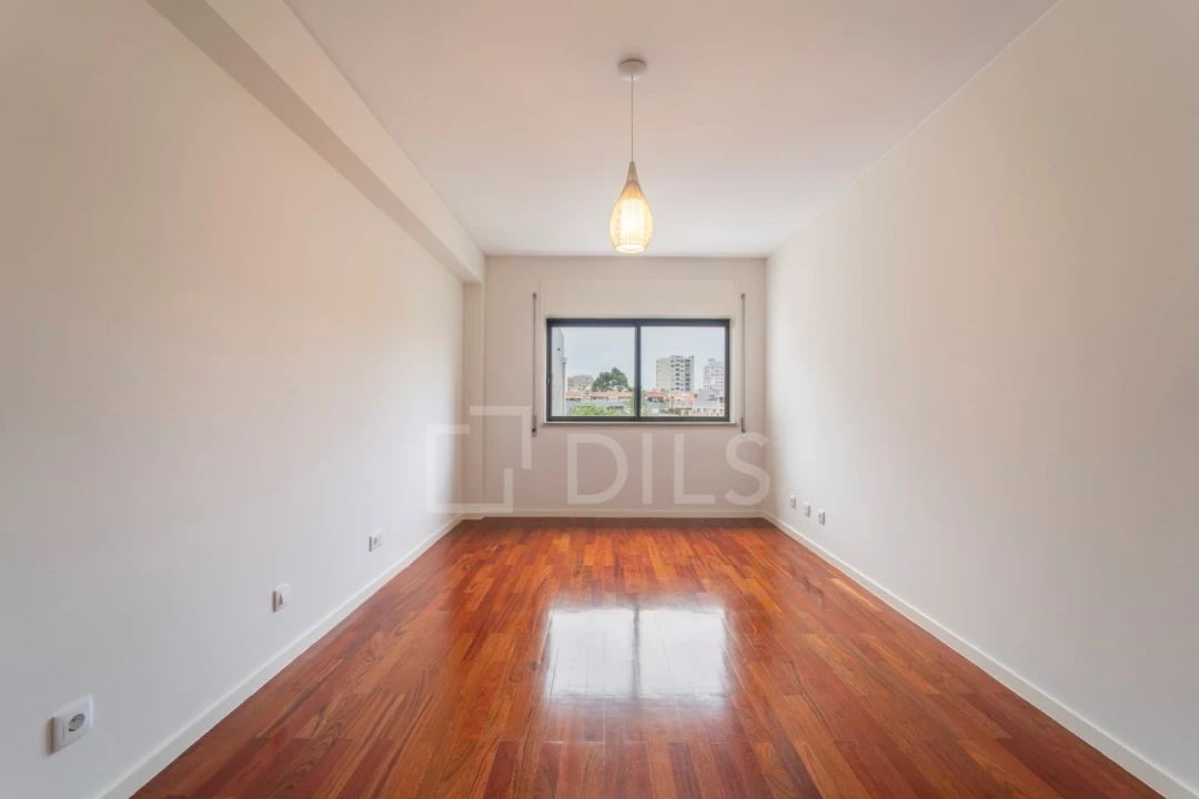 Apartamento T2 para Arrendamento em Ramalde Foto 17