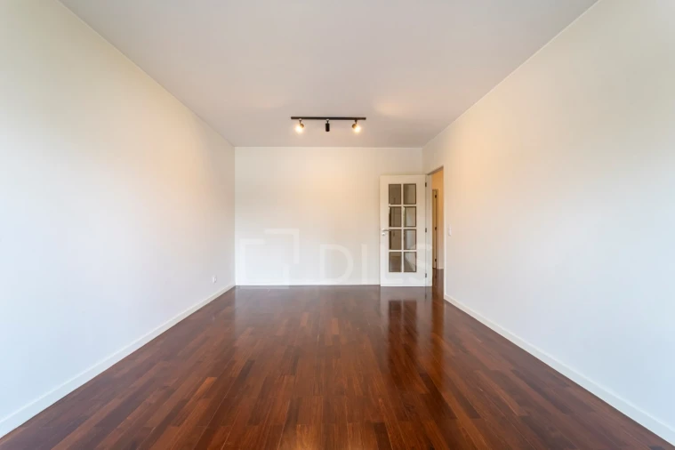 Apartamento T2 para Arrendamento em Ramalde Foto 3