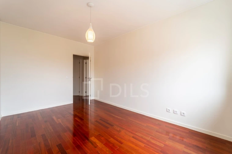 Apartamento T2 para Arrendamento em Ramalde Foto 15
