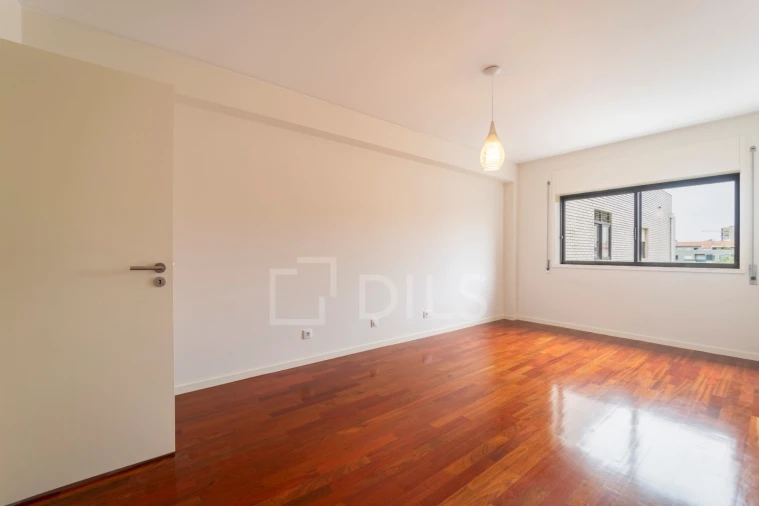 Apartamento T2 para Arrendamento em Ramalde Foto 16