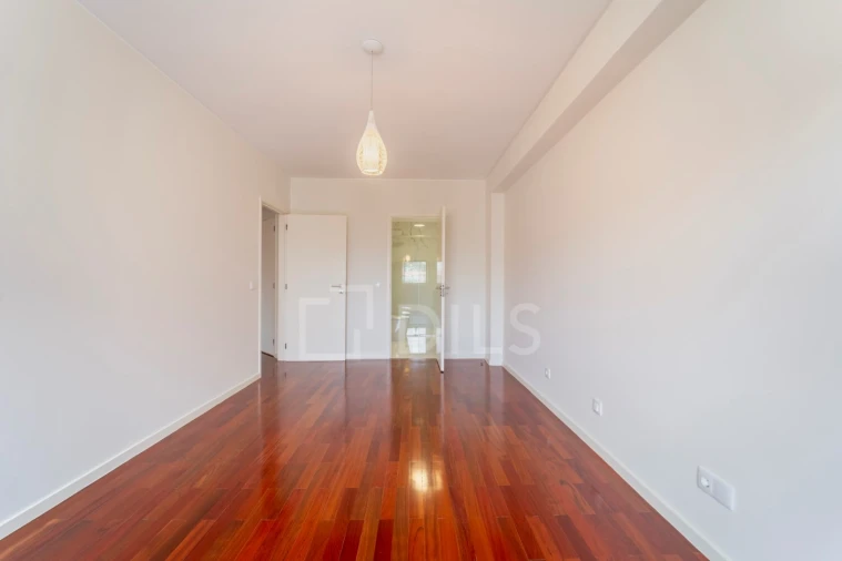 Apartamento T2 para Arrendamento em Ramalde Foto 18