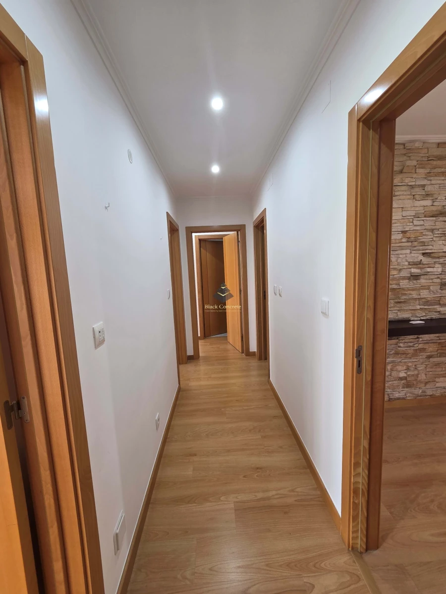 Apartamento T3 para Venda em Odivelas Foto 3