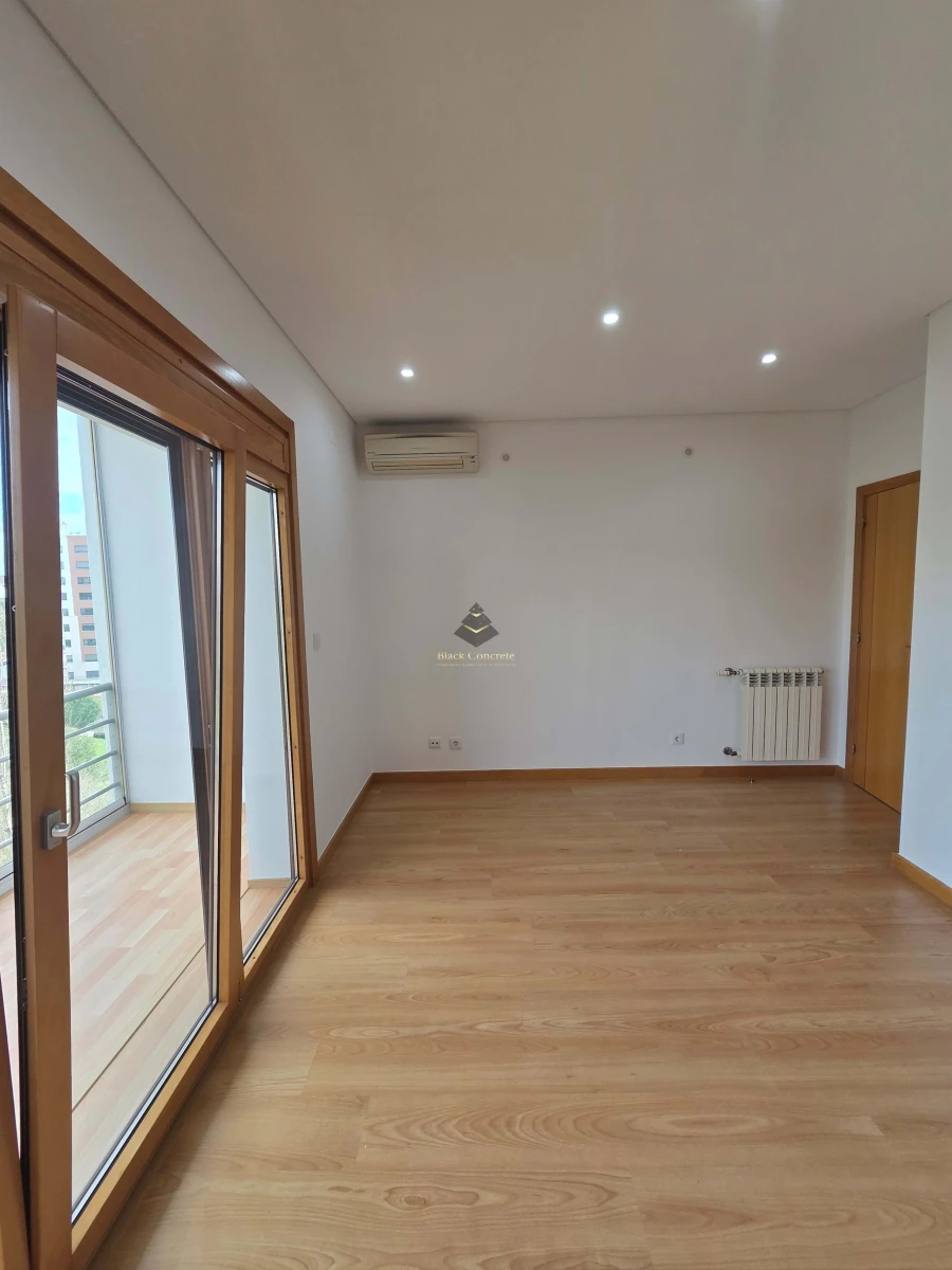 Apartamento T3 para Venda em Odivelas Foto 6