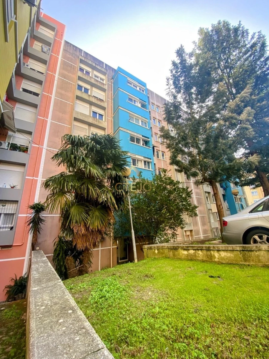 Apartamento T2 para Venda em Caparica e Trafaria Foto 16