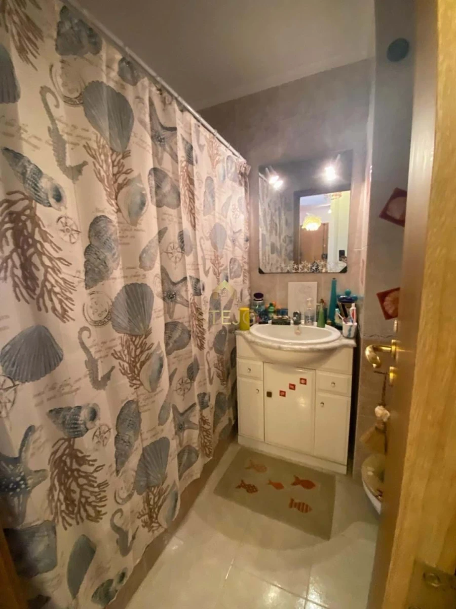 Apartamento T2 para Venda em Caparica e Trafaria Foto 11