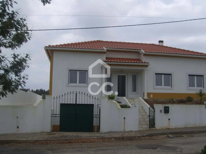 Moradia T3 para Venda em Vilarinho dos Galegos e Ventozelo