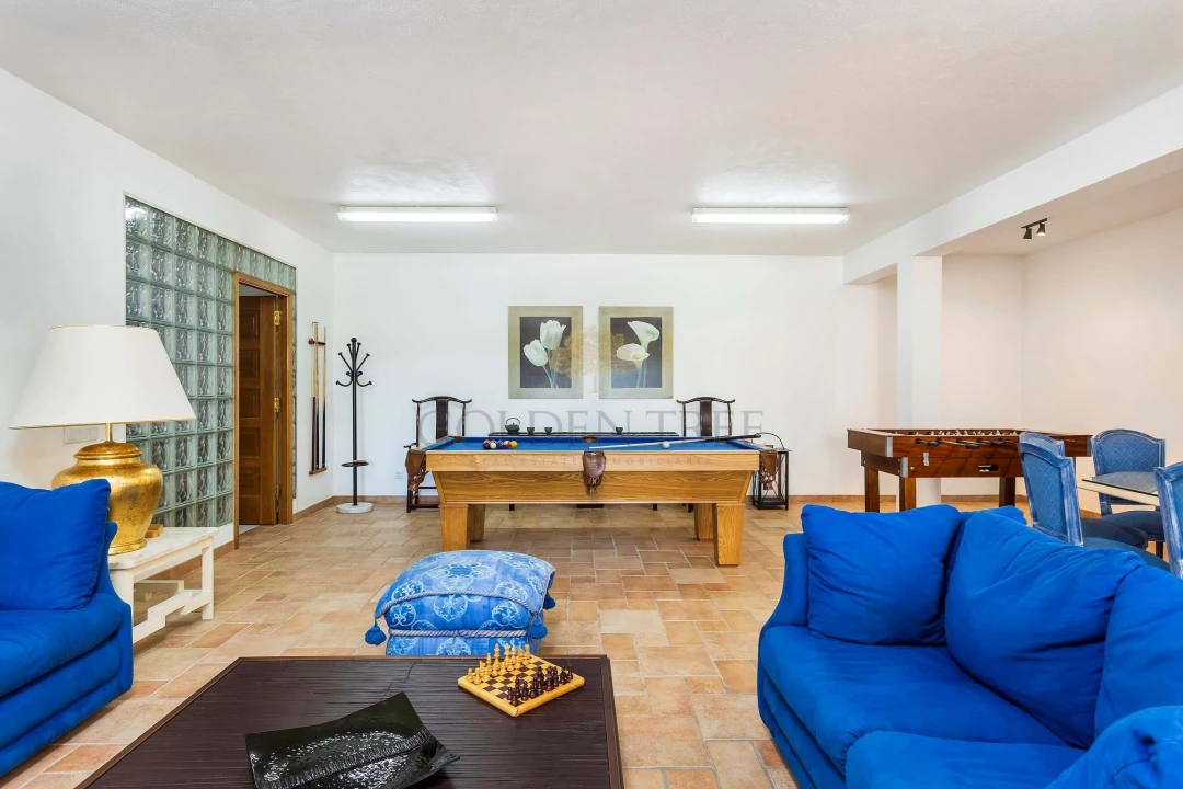 Moradia T5 para Venda em Almancil Foto 23