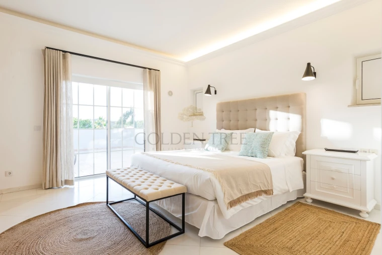 Moradia T5 para Venda em Almancil Foto 15