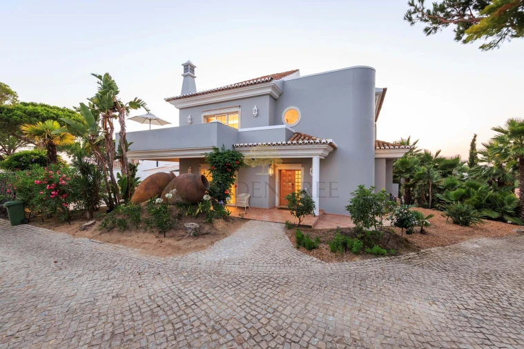 Moradia T5 para Venda em Almancil Foto 2