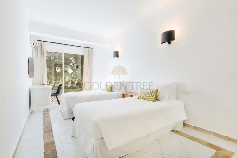 Moradia T5 para Venda em Almancil Foto 11