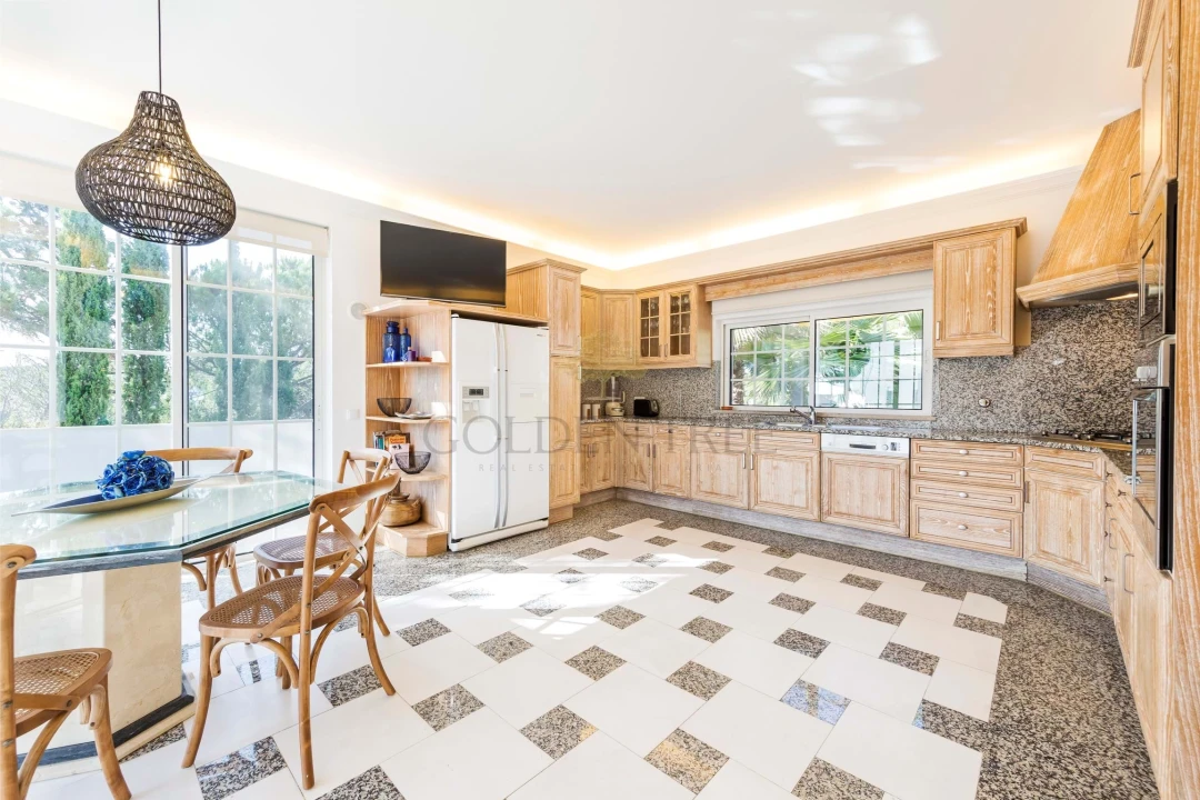 Moradia T5 para Venda em Almancil Foto 3