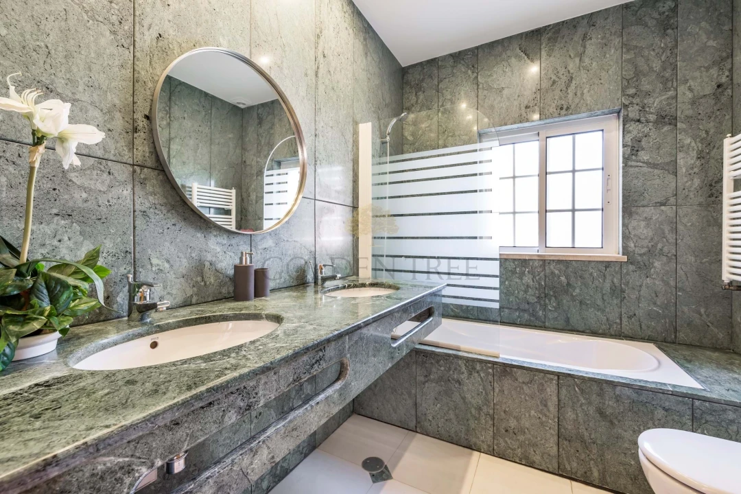 Moradia T5 para Venda em Almancil Foto 12