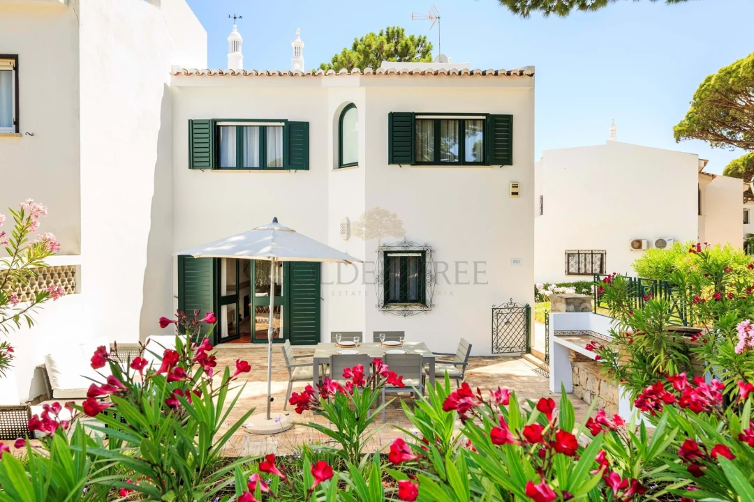 Moradia T3 para Venda em Almancil Foto 24