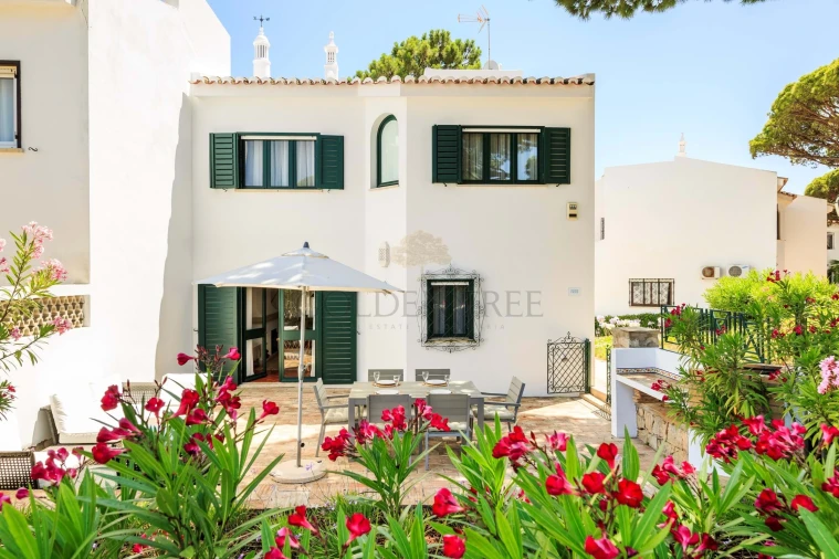 Moradia T3 para Venda em Almancil Foto 24