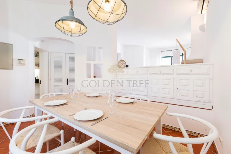 Moradia T3 para Venda em Almancil Foto 8