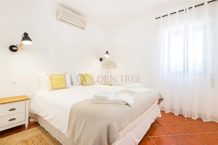 Moradia T3 para Venda em Almancil Foto 16