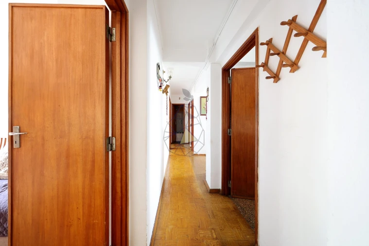 Apartamento T4 para Venda em Lagos (São Sebastião e Santa Maria) Foto 4