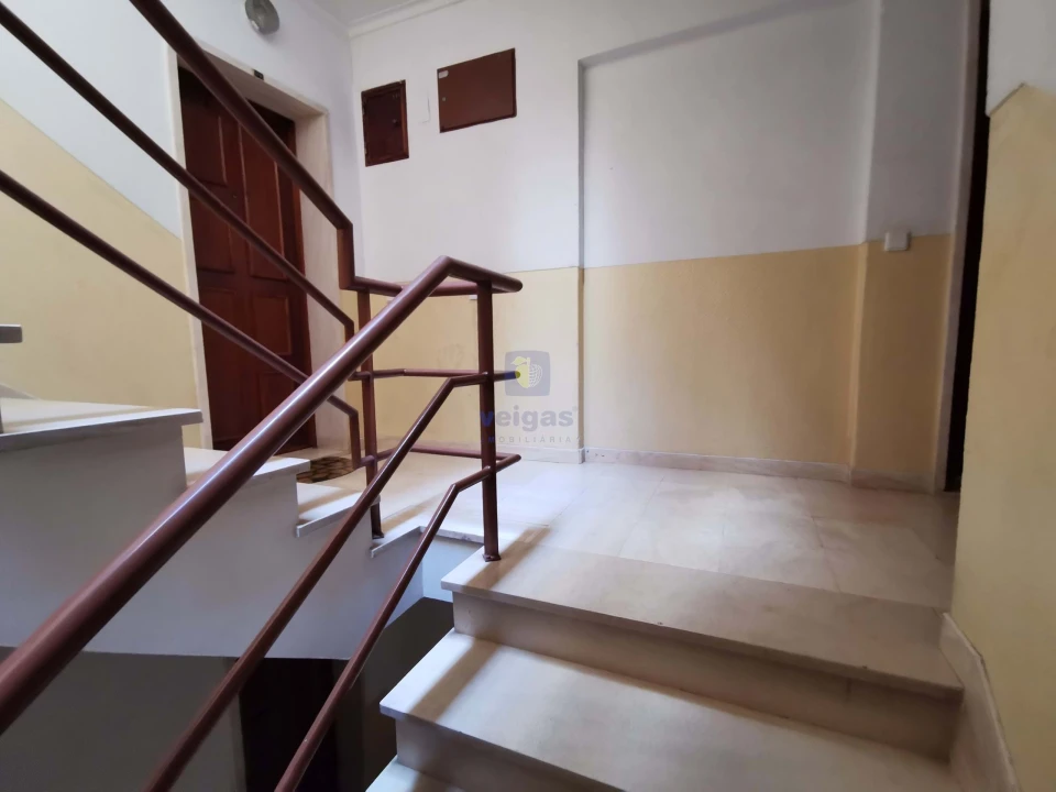 Apartamento T2 para Venda em Agualva e Mira-Sintra Foto 16