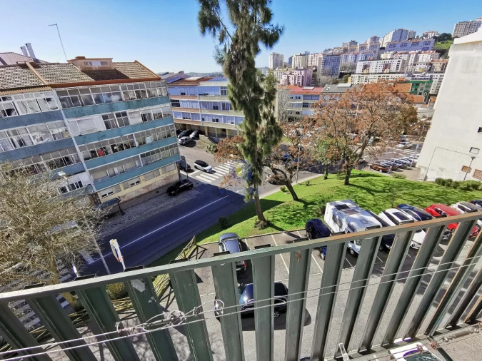 Apartamento T2 para Venda em Agualva e Mira-Sintra Foto 2