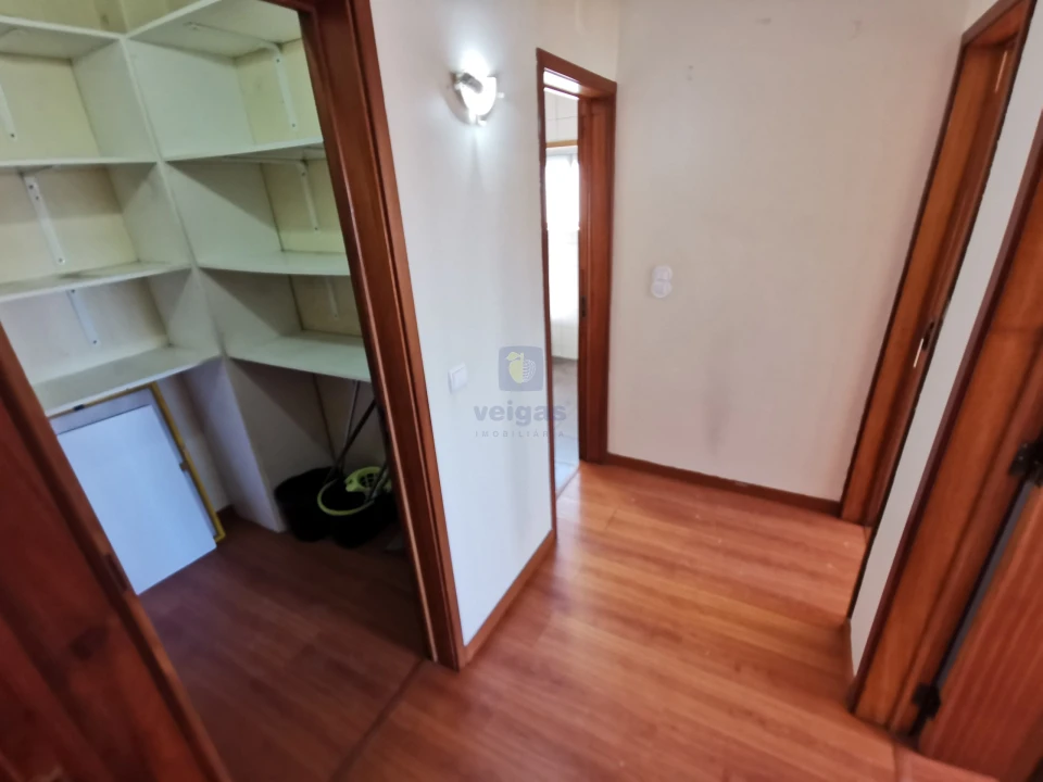 Apartamento T2 para Venda em Agualva e Mira-Sintra Foto 10