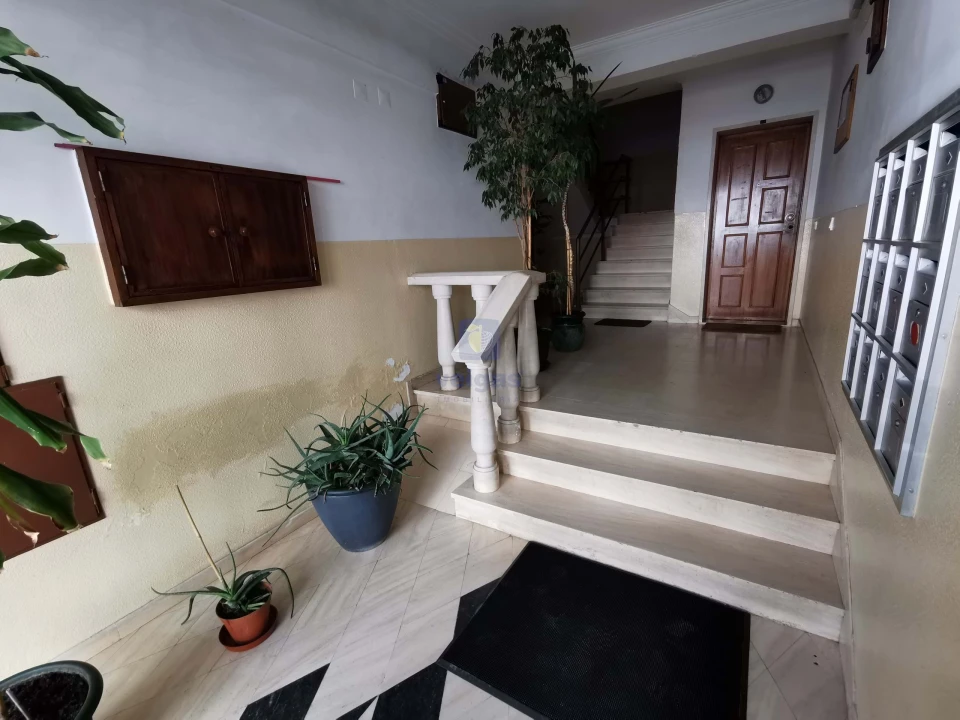 Apartamento T2 para Venda em Agualva e Mira-Sintra Foto 18